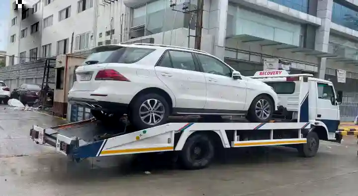 Car Towing Service in Hyderabad  : Limra Recovery Service in Medchal