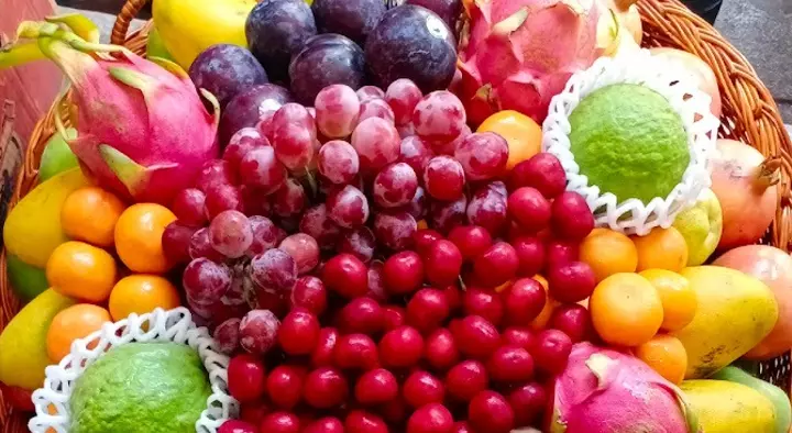 Fruit Dealers in Hyderabad  : Begum Bazar  Fruits And Grocery in Ramgopalpet