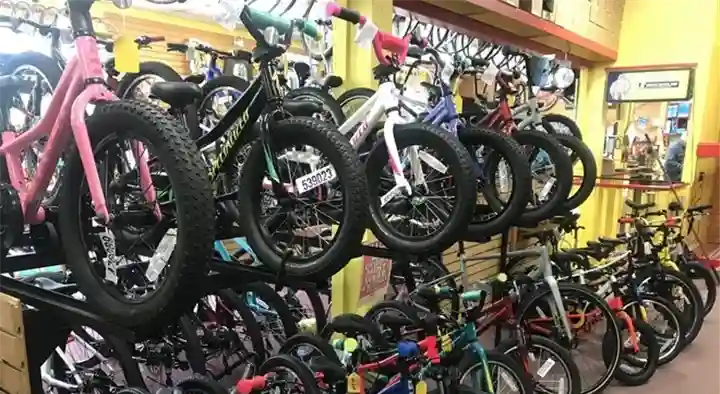 Bicycle Dealers in Kannur  : Lucky Bicycle World in Kakkad Road