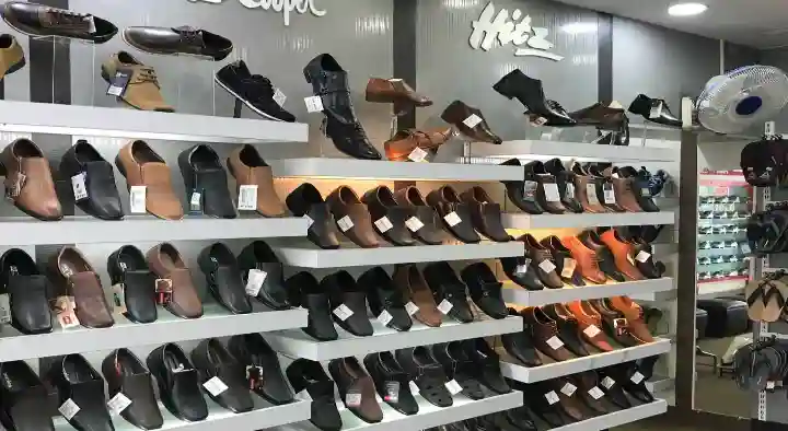 Shoe Shops in Kannur  : Metrends Shoes in Thayatheru Road