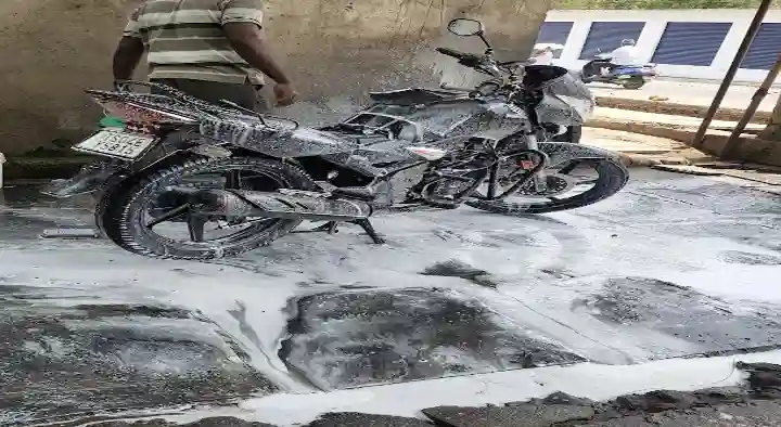 Car And Bike Washing Service in Khammam  : Rehman Bike Water Wash in Gandhi Nagar