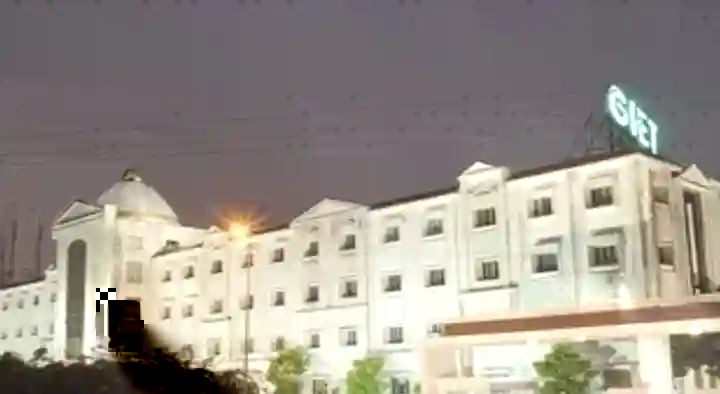 Kavitha Memorial Degree in Nehru Nagar, Khammam