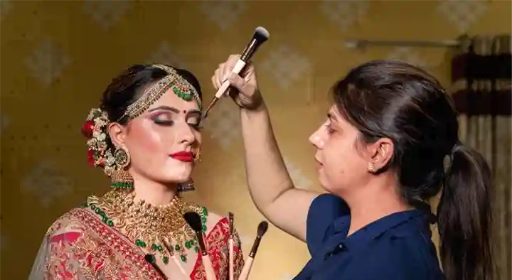 Bridal Makeup Artists in Mahabubnagar : Ravi Bridal Makeup Artist in Christianpally
