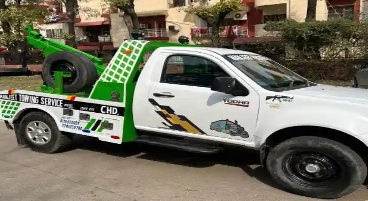 Jagraj Towing Service in It city block A, Mohali