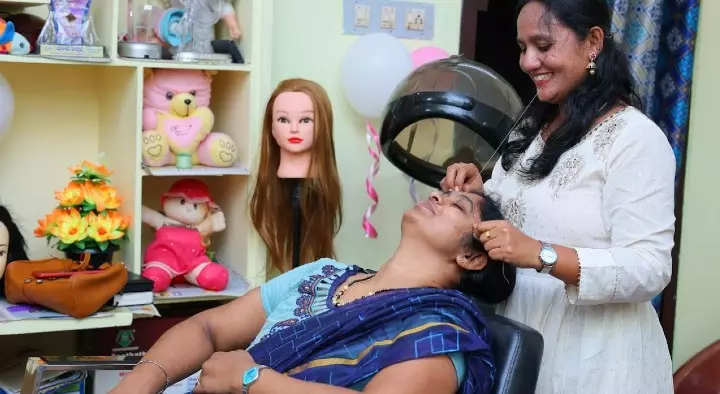 Queens Beauty Parlour in Sujatha Nagar, Ongole