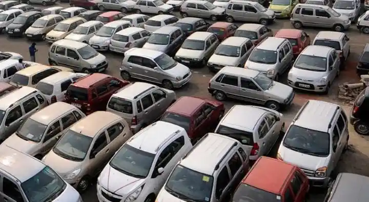 Srinivasa Bajaj Auto Showroom in Morampudi, Rajahmundry