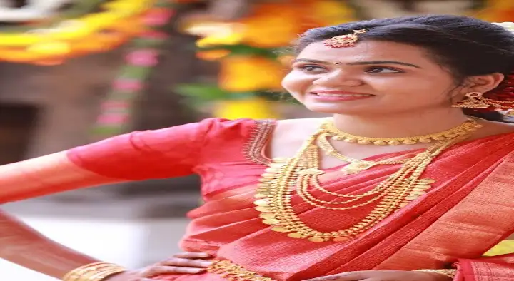 Beauty Parlour in Thiruvananthapuram : Cinderella Beauty Parlour in Vishnu Nagar