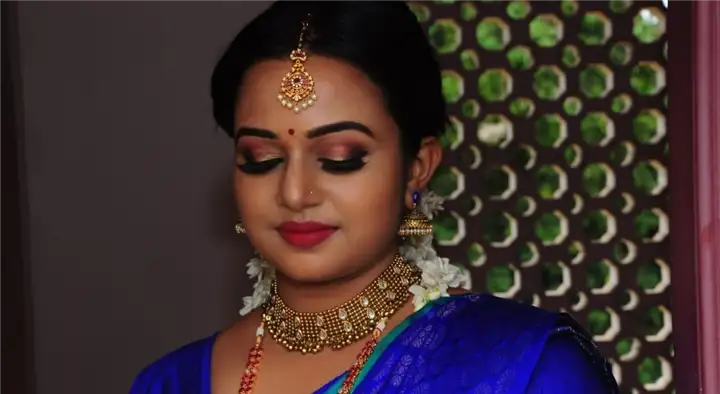 Bridal Makeup Artists in Thiruvananthapuram  : Neethu Subhash Makeup Artistry in Santhi Nagar