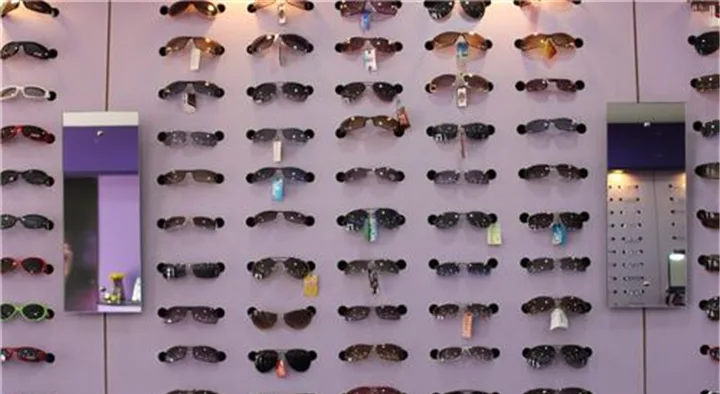 Alapatt Opticals in Vanchi  Road, Thrissur