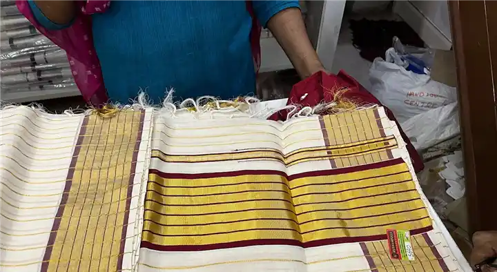 Kuthampully Handloom in Shoranur Road, Thrissur