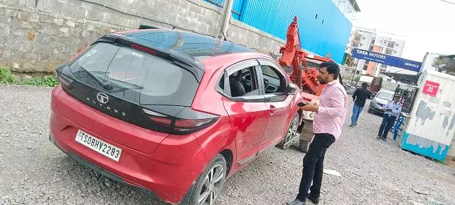 Swapna Car Towing Service Miyapur In Hyderabad - Photo No. 01