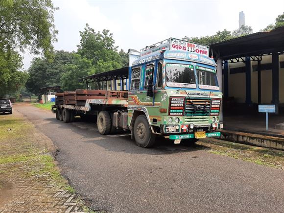sri hanuman transport chintalakunta in hyderabad - Photo No.1