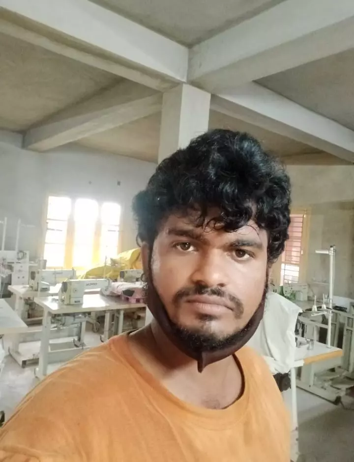 karimulla sewing machine and reparing works dairy farm center in kakinada - Photo No.1