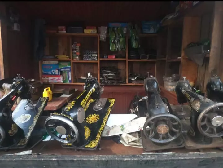 karimulla sewing machine and reparing works dairy farm center in kakinada - Photo No.2