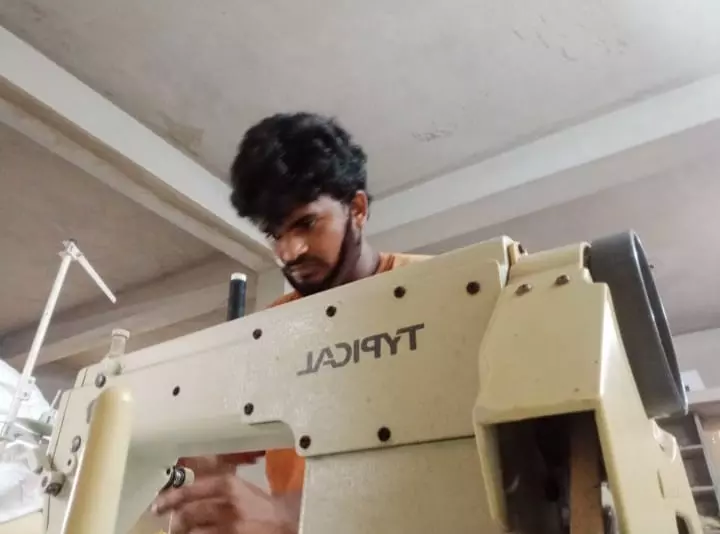 karimulla sewing machine and reparing works dairy farm center in kakinada - Photo No.4