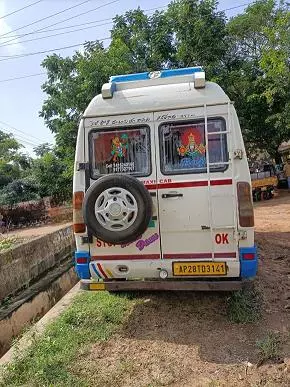 lucky travels bus stand in kavali - Photo No.9