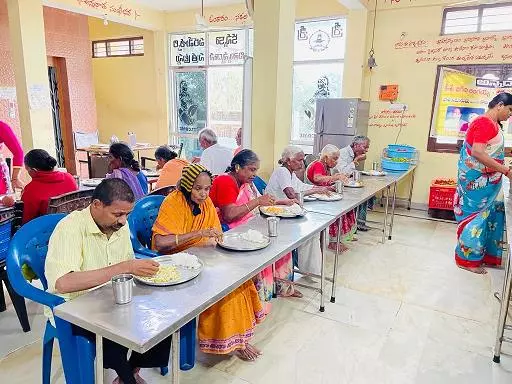 sri sri vasavi kanyaka parameswari aryavysya nityannadana satya trust narketpally in nalgonda - Photo No.6