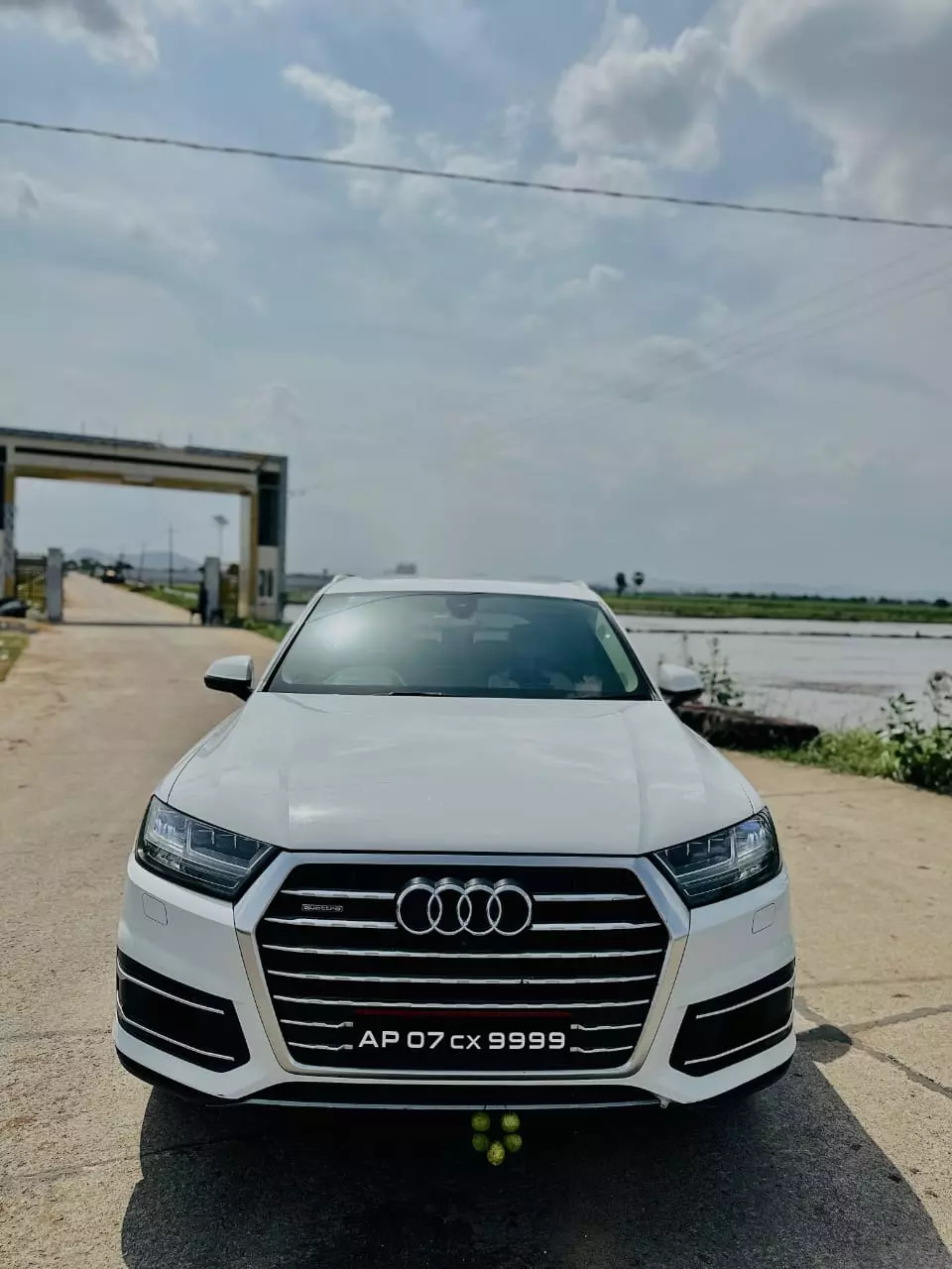 trinadh car travels gunadala in vijayawada - Photo No.2