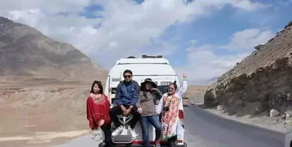 four wheel car travels kanuru in vijayawada - Photo No.2