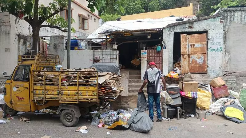 swarna jayanthi old scrap moghalarajpuram in vijayawada - Photo No.2