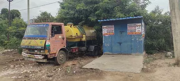 vinod septic tank cleaning gayatri college in visakhapatnam - Photo No.1