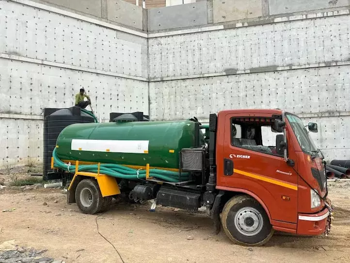srikanth septic tank cleaning kokapeta in hyderabad - Photo No.2
