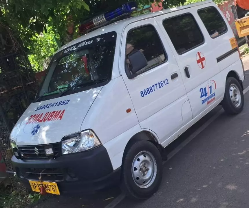 dharma teja ambulance service ayodhya nagar in kakinada - Photo No.2