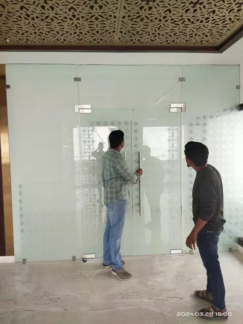 md kamran glass works siripuram colony in karimnagar - Photo No.0