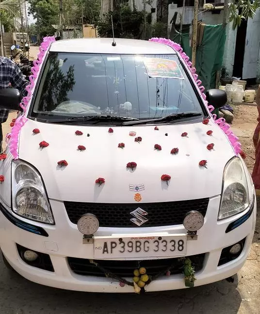 ln malleswari car travels gudivada in krishna - Photo No.2