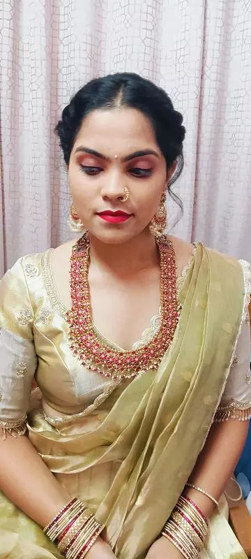 Md Haseena Beautician Haripuram In Rajahmundry - Photo No. 11