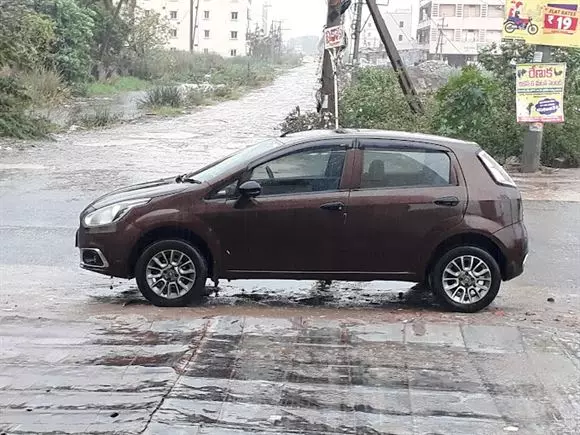 aman self drive car rentals mg road in vijayawada - Photo No.25