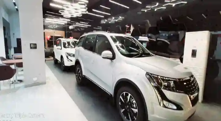 Mahindra Automotive Vehicle Showroom in Aminjikarai