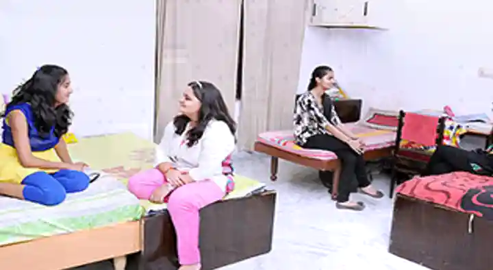 Grandeur Stay Ladies Hostel in Santosh Nagar