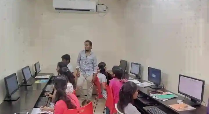 Apollo Computer Education in KGR Nagar