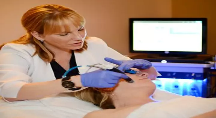 Dr Raghu Ram Reddy Best Dermatologist in Yousufguda