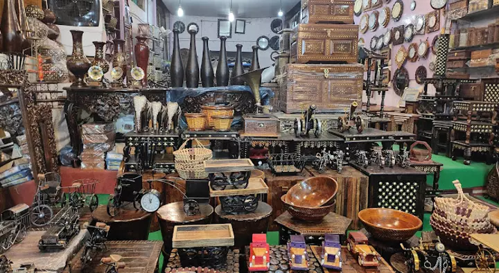 Ammar Wood Handicraft in Lakdikapul