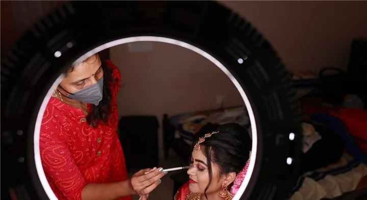 Bridal Makeup Artist Veena in Thayatheru Road