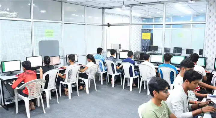 Gurukulam Computer Education in Thalikkavu Road