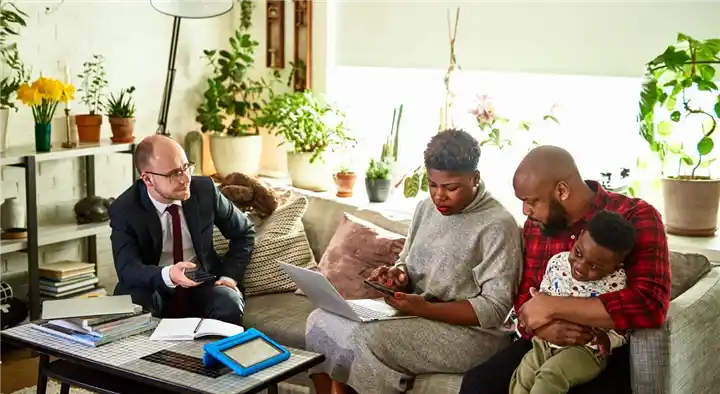 Ravivarma Insurance Agent in Giri Nagar