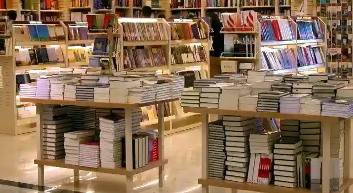 The Best Library in Kochi (Granthapura Library and Bookstore) in Panampilly Nagar