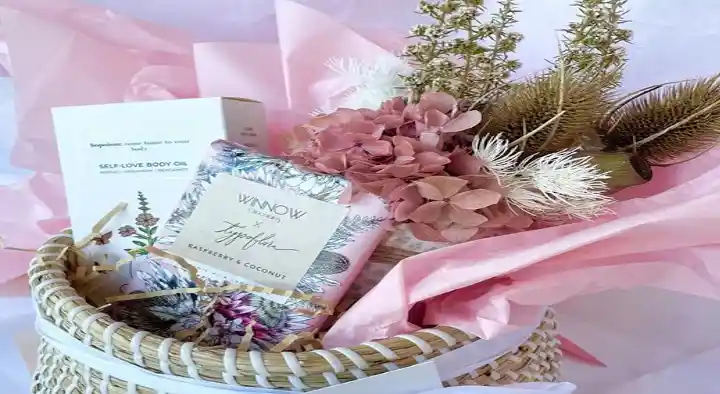 Varadhan Flower and Gifts in Chinnakada