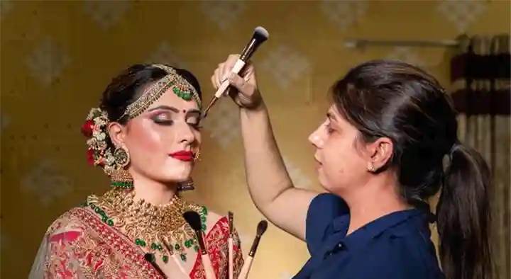 Ravi Bridal Makeup Artist in Christianpally