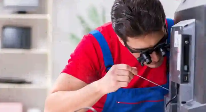 Danish Electronic Repairing Center in Mujahed Nagar