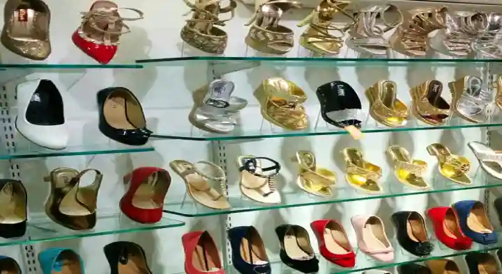 New Regal Shoe Company in Gandhi Nagar