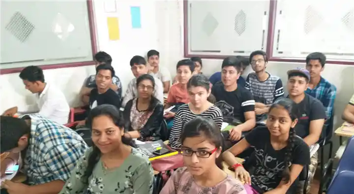 Cambridge Institute Of Spoken English in Gandhi Road