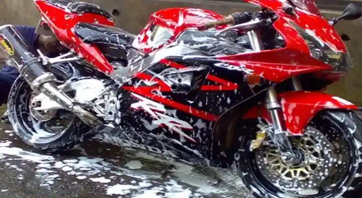 Laxman Bike Washing Servicing in Vidyanagar