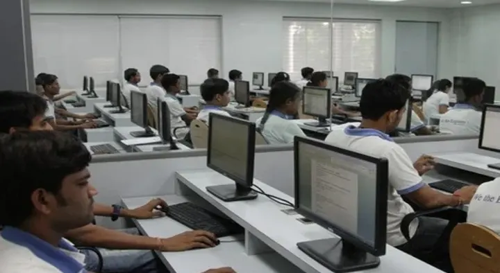 Ram Computer Academy in Vishnu Nagar