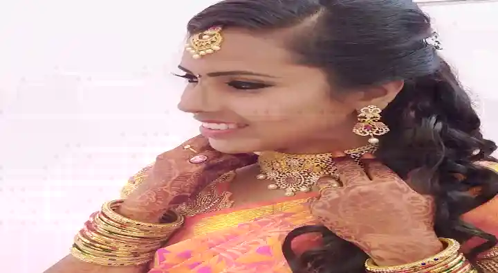 Gladden Beauty Parlour in Gandhi Road