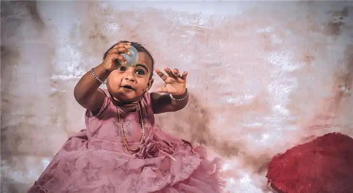 Diamond Photos Studio in Velampalayam