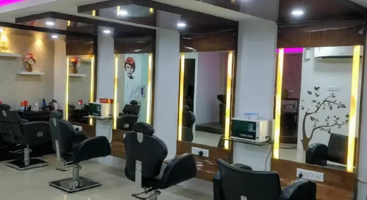 PoZe Ninety one luxury Unisex salon in Mogalrajpuram